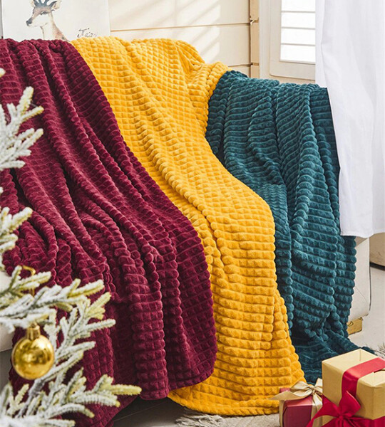 Warm Flannel Blankets Winter Solid Color for Baby Kids for Sofa Beds Quality Plaid Car Travel Blanket.