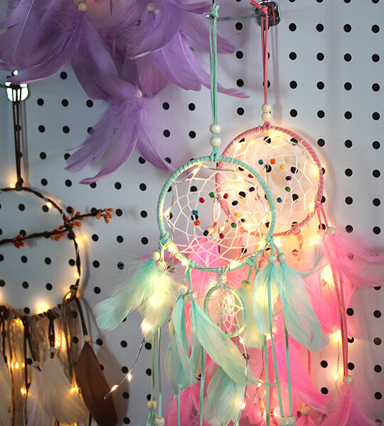 LED Lighting Feather Dream Catcher Girl Room Bell Bedroom Romantic Hanging Decoration.