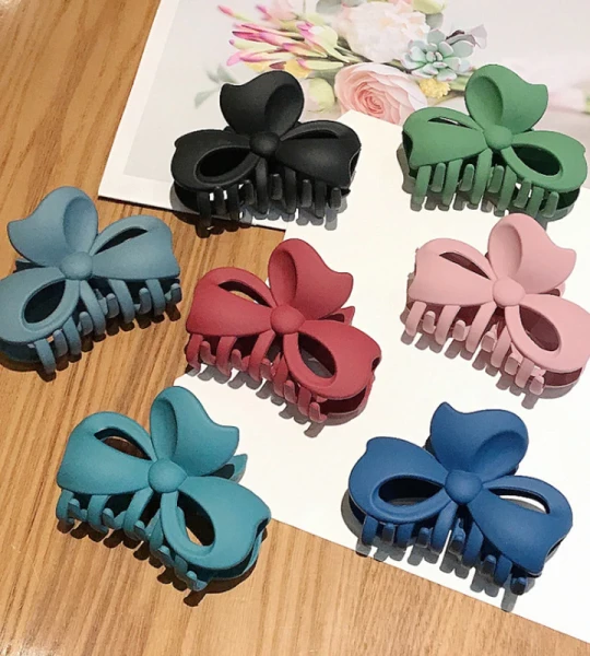 Elegant Frosted Hollow Out Heart Shape Catching Hair Clip Claws for Women Girls Geometry Bowknot Peach Hairpin Hair Acce