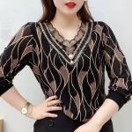 Office Lady Fashion Wave Printed Leaf T-shirt – Lace Spliced Embroidery Pearl Three-Dimensional Decoration V-Neck Pullover Women.